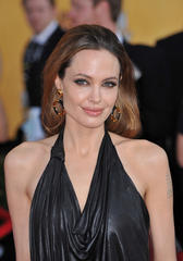 5 Things Lindsay Lohan Could Learn From Angelina Jolie